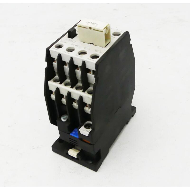 Produktbild von Siemens Hilfsschütz 3TH4244-0AP0 – Zuverlässiges Schaltrelais, NEU